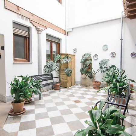 Tuguest Gracia Apartments Гранада Екстер'єр фото