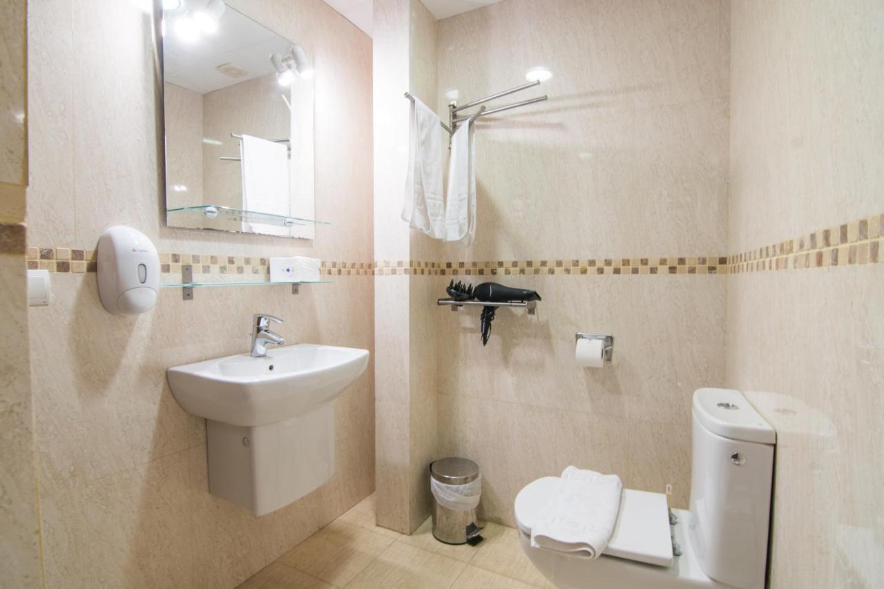Tuguest Gracia Apartments Гранада Екстер'єр фото