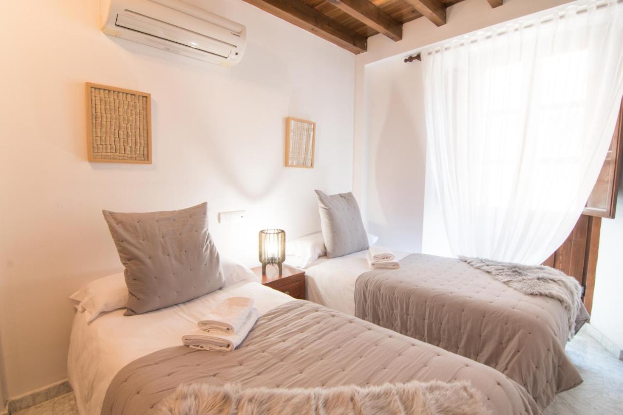 Tuguest Gracia Apartments Гранада Екстер'єр фото